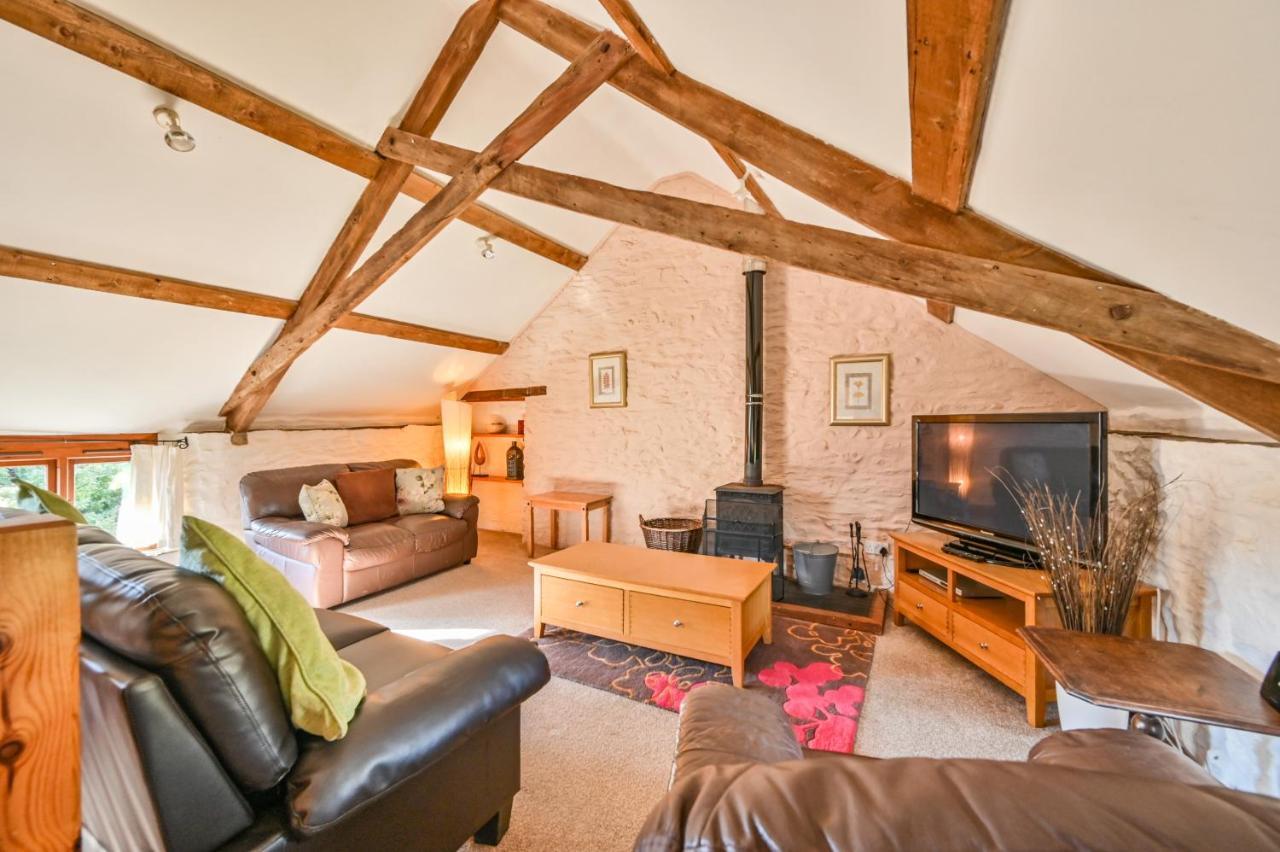 Polean Farm Cottages - With Free Animal Feeding And Pony Rides And Free Access To A Nearby Pool Looe Exterior photo