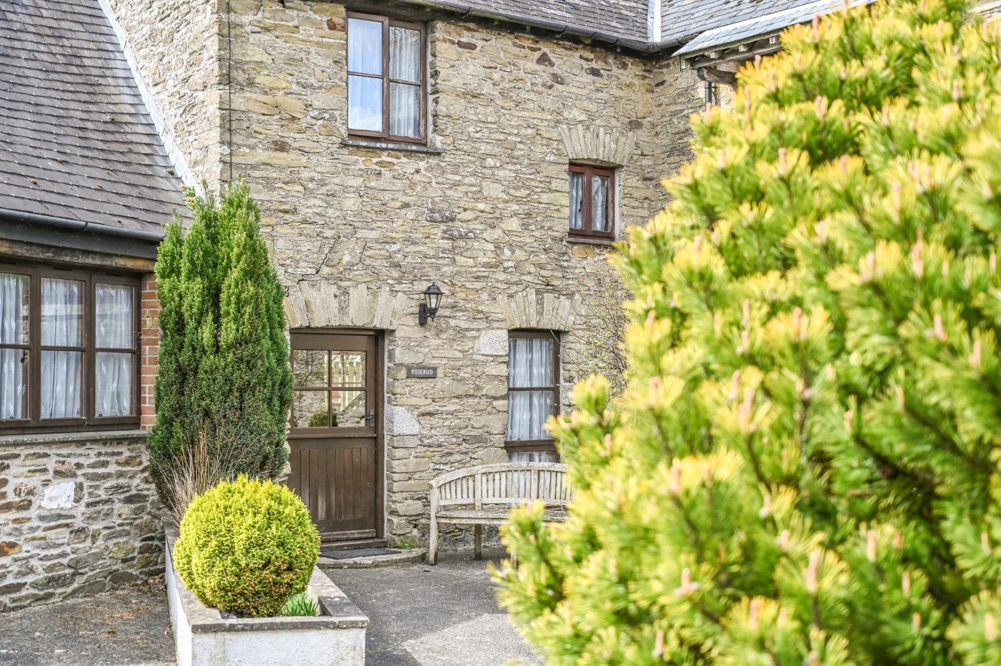 Polean Farm Cottages - With Free Animal Feeding And Pony Rides And Free Access To A Nearby Pool Looe Room photo
