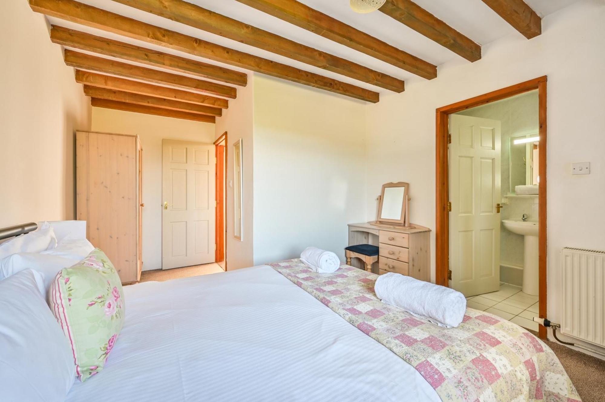 Polean Farm Cottages - With Free Animal Feeding And Pony Rides And Free Access To A Nearby Pool Looe Room photo