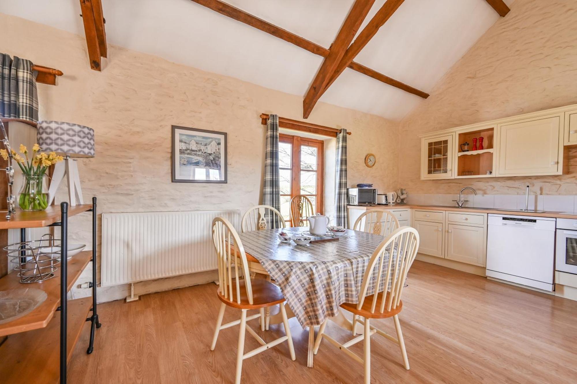 Polean Farm Cottages - With Free Animal Feeding And Pony Rides And Free Access To A Nearby Pool Looe Room photo