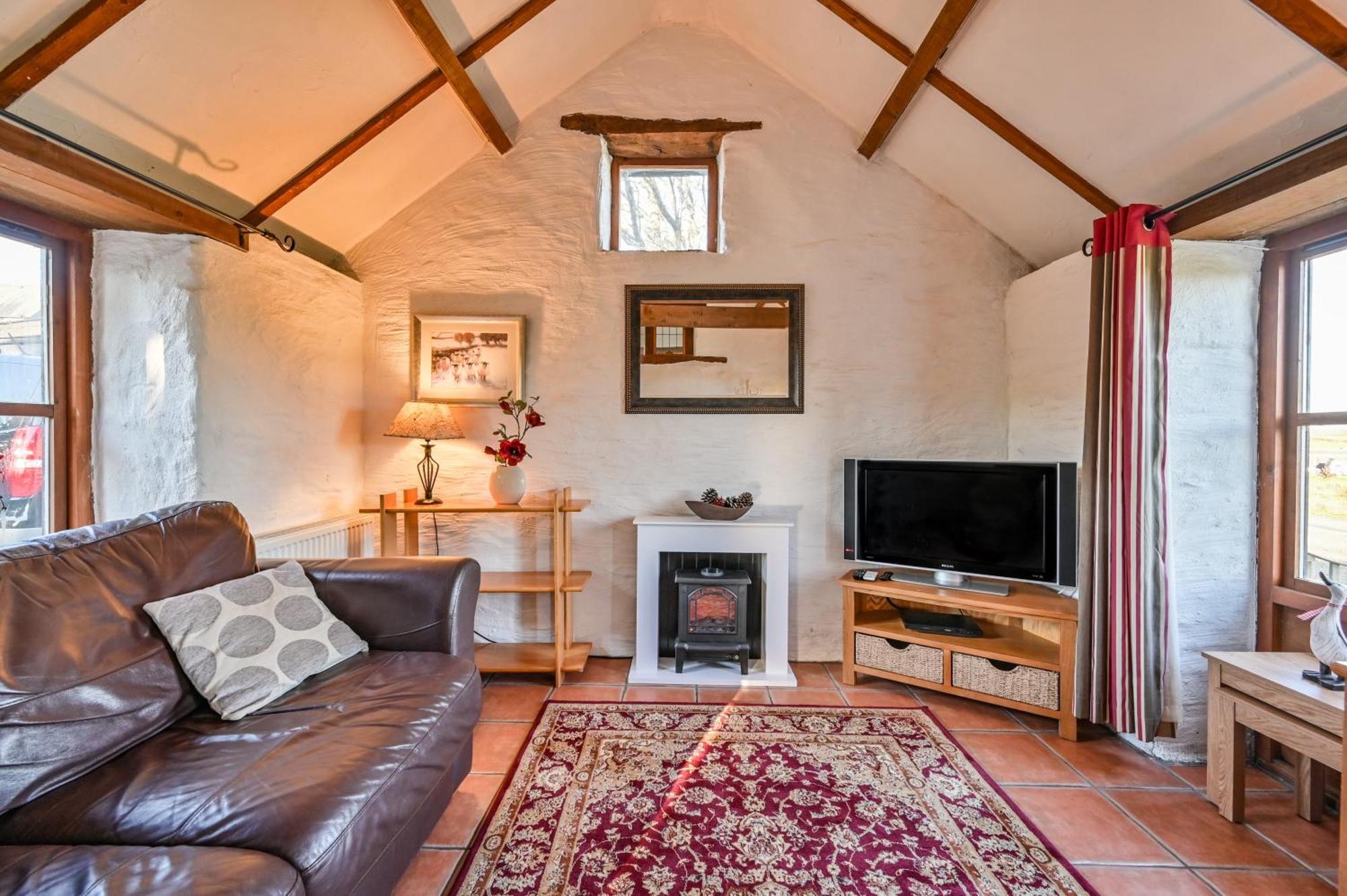 Polean Farm Cottages - With Free Animal Feeding And Pony Rides And Free Access To A Nearby Pool Looe Room photo