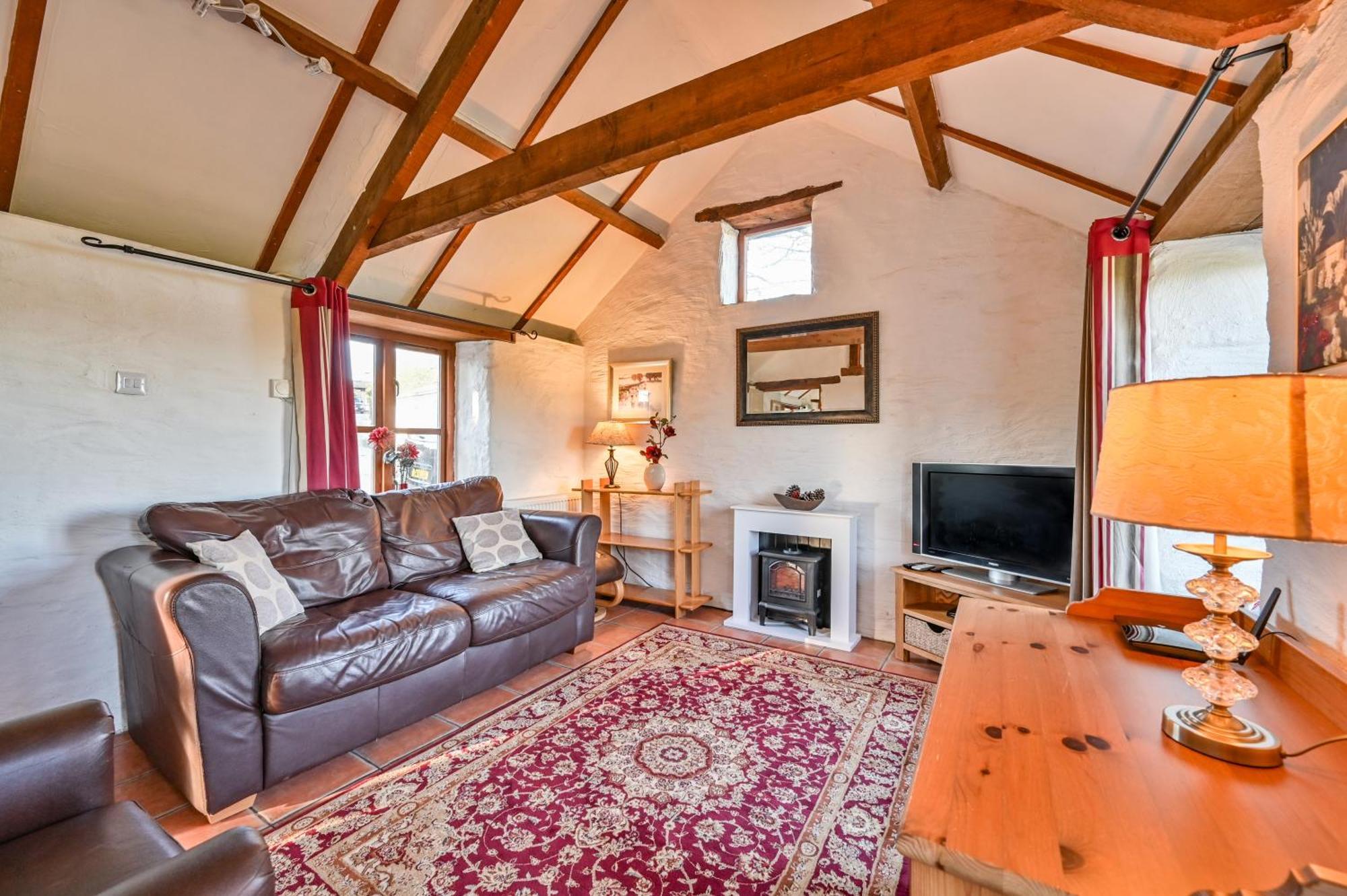 Polean Farm Cottages - With Free Animal Feeding And Pony Rides And Free Access To A Nearby Pool Looe Room photo