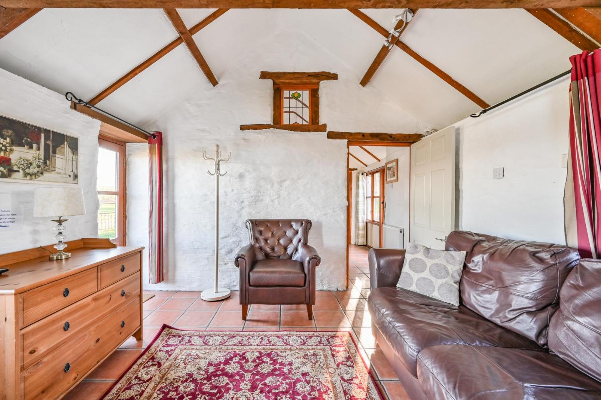 Polean Farm Cottages - With Free Animal Feeding And Pony Rides And Free Access To A Nearby Pool Looe Room photo