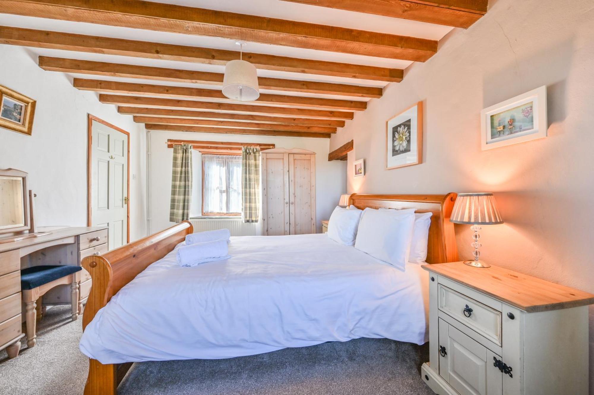 Polean Farm Cottages - With Free Animal Feeding And Pony Rides And Free Access To A Nearby Pool Looe Room photo