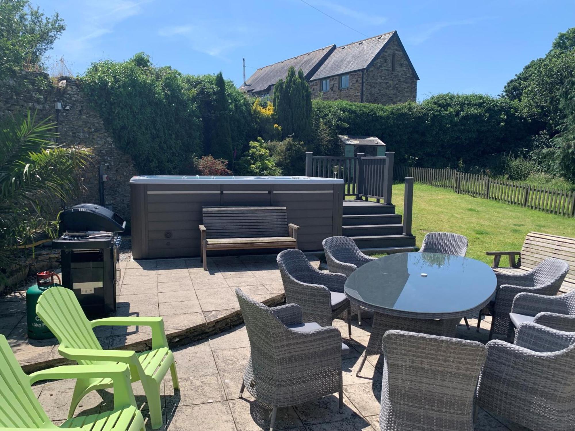 Polean Farm Cottages - With Free Animal Feeding And Pony Rides And Free Access To A Nearby Pool Looe Room photo
